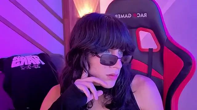 Freechat devils_cry on StripChat