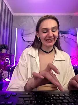 DiamondGoldie on StripChat