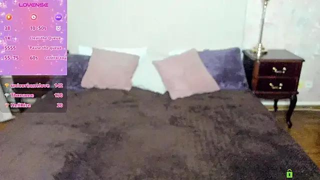 Diana_Dream on StripChat