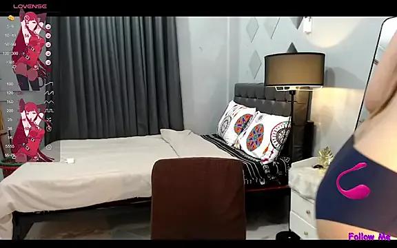 DivaMooree on StripChat