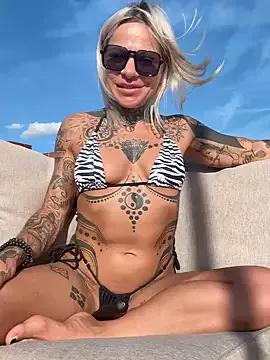 Freechat Divina_X_ on StripChat