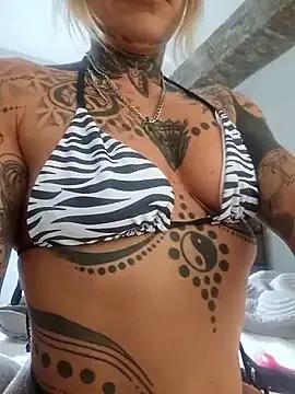 Freechat Divina_X_ on StripChat