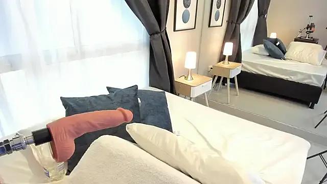 divine_sin on StripChat