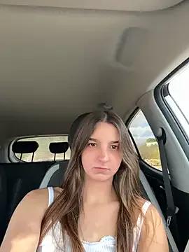 DoriDeluxe66 on StripChat