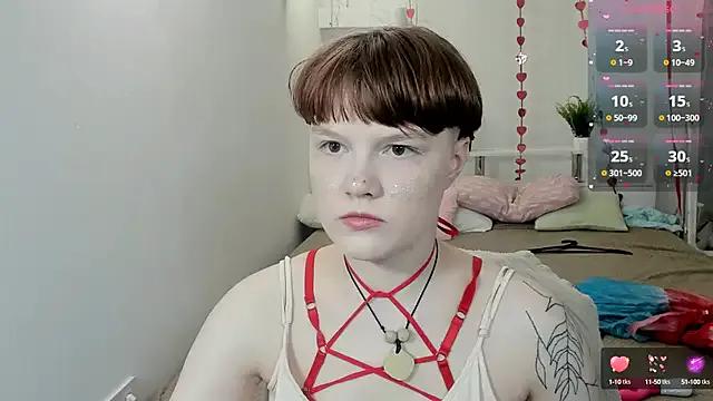 DreamyLuna on StripChat