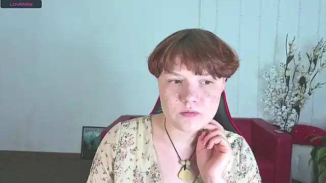 DreamyLuna on StripChat