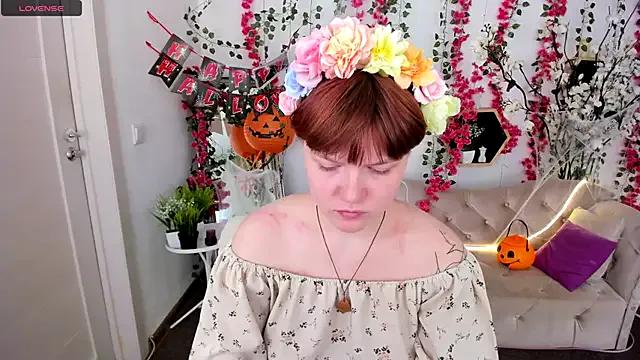 DreamyLuna on StripChat