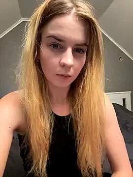 ellieen on StripChat