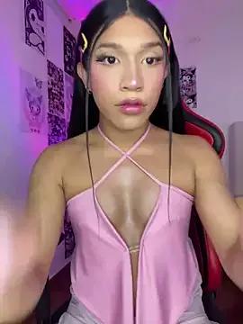 Freechat Emaa- on StripChat