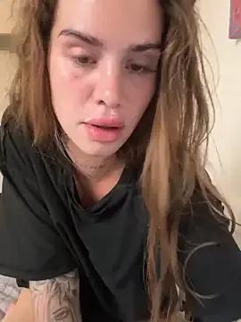 EmiliaCatalina on StripChat