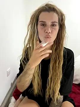 EmiliaCatalina on StripChat