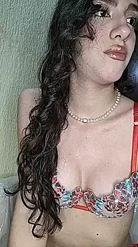 Emily-hottson on StripChat