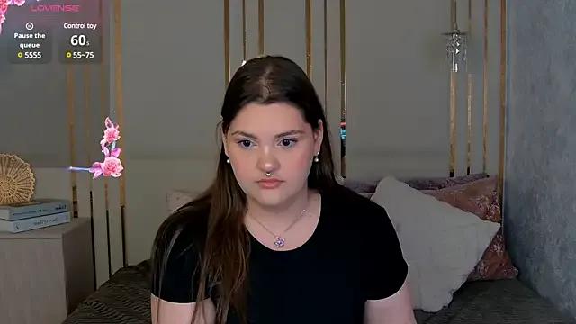 EmilyHyde on StripChat