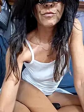 EmySkinny85 on StripChat