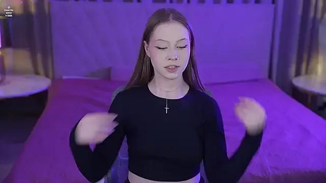 Freechat Esmie_Smile on StripChat