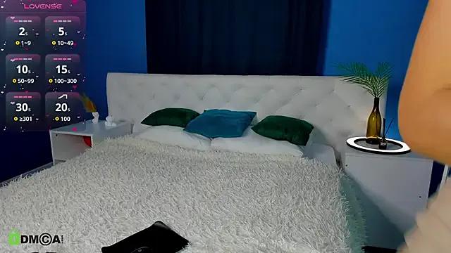 Eva__Lewis — boob massage close to camera