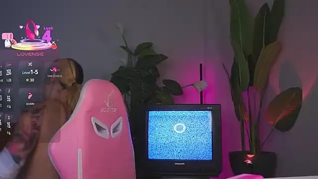 EvaCanton on StripChat