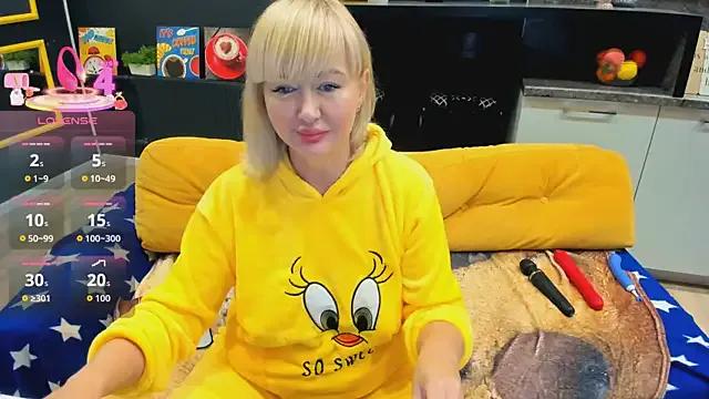 FlirtyMary on StripChat