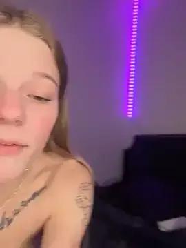 foxy_ana13 on StripChat