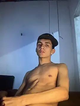 gabrielzinnnn085 on StripChat