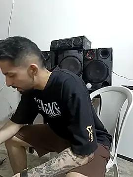 Freechat giannis090 on StripChat