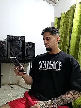 Freechat giannis090 on StripChat