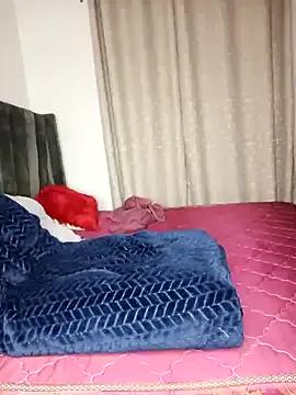 Golden_diver on StripChat