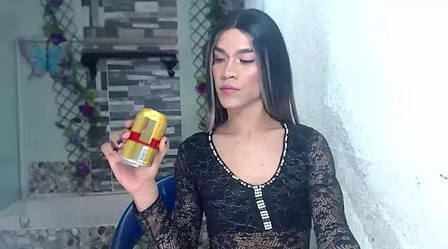 Freechat guianushiii_ on StripChat