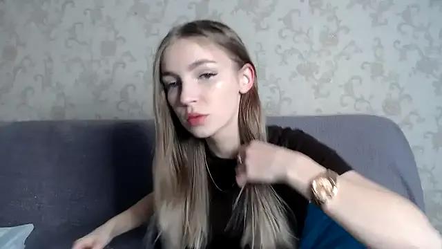 HitGyrl — Show thong