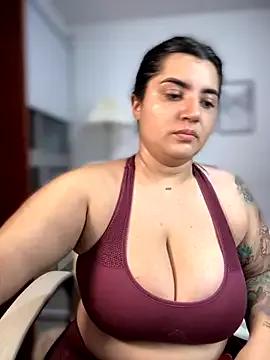 horny_roomiess on StripChat