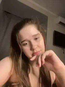 HornyGirlH on StripChat