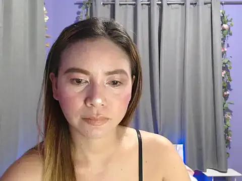 hotasianpinky on StripChat