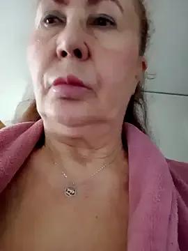 Hottie-Mom — I will warm you up! Let s play!