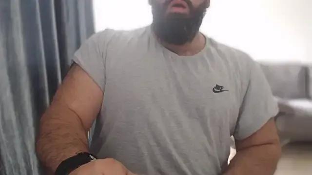 hugemachohandsome on StripChat