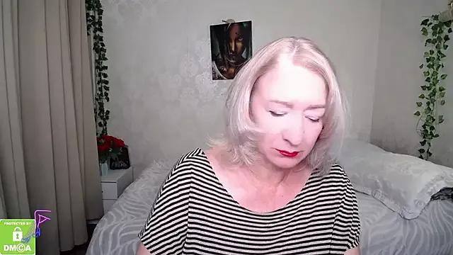 hunters_woman on StripChat