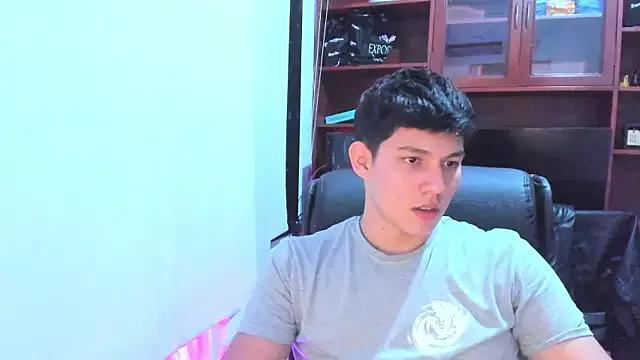 JamesCr_ on StripChat