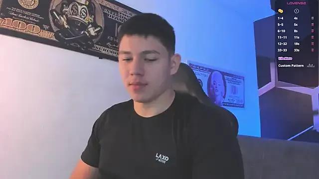 JamesCr_ on StripChat