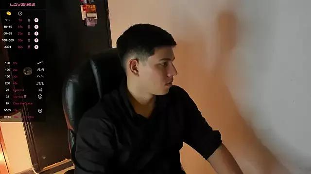 JamesCr_ on StripChat