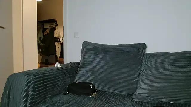 Jasmin-White on StripChat