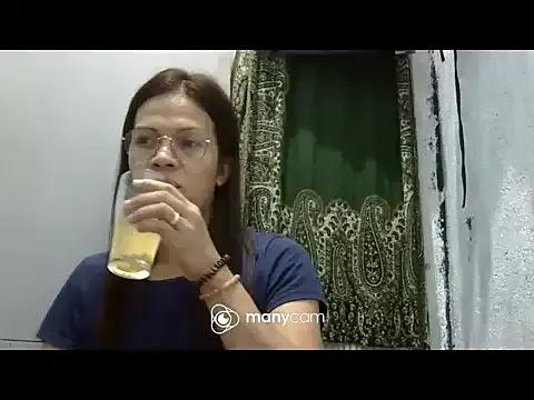 juicycum069 on StripChat