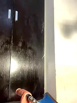 JuicyEve on StripChat