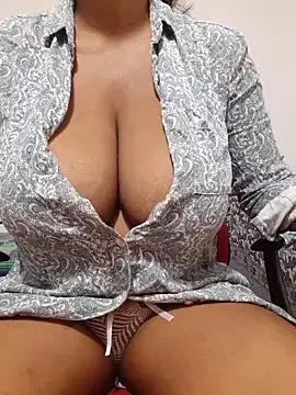 julia_joy on StripChat