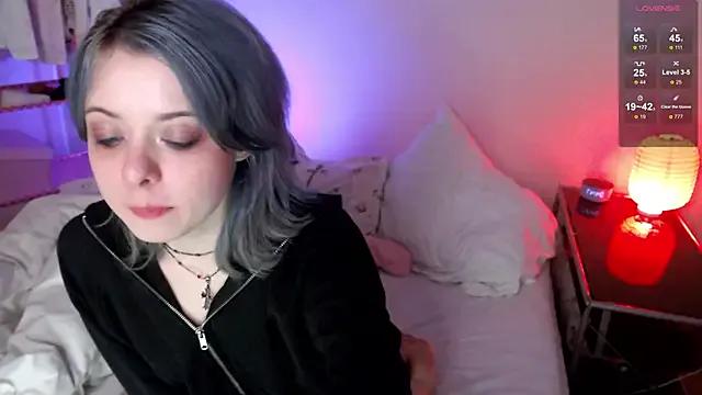 KatieMelone — * TEASE MY NIPS *