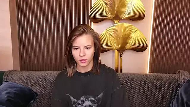 KiaraRolls on StripChat