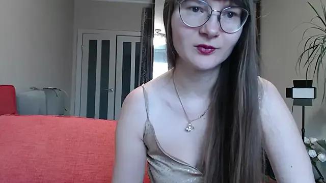 KiraGoldens on StripChat