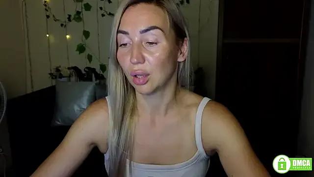 Freechat Kiss_julli88I on StripChat