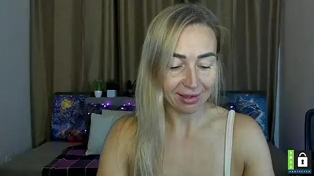 Freechat Kiss_julli88I on StripChat