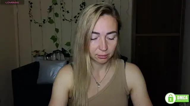 Freechat Kiss_julli88I on StripChat