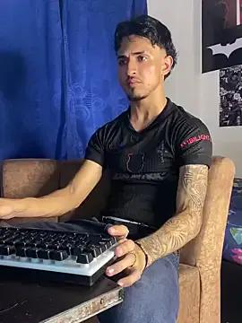 Kriss_Edwards on StripChat