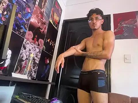 Kriss_Edwards on StripChat